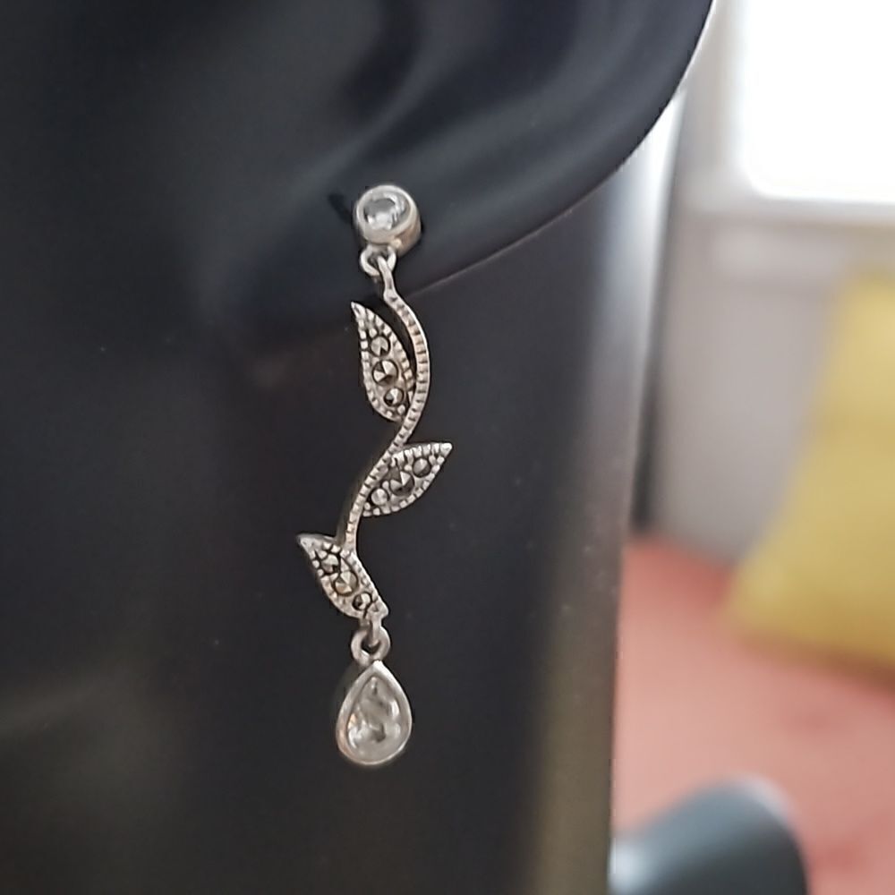 Vintage silver drop earrings with cubic zeconias